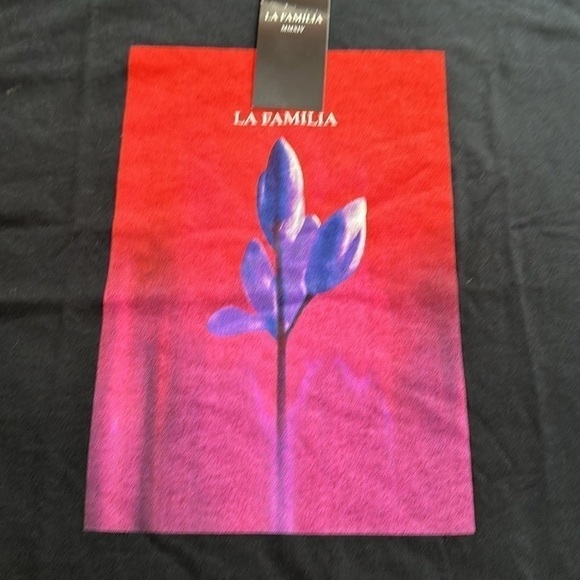 NWT - LA FAMILIA MMXIV Tshirt men’s Large - Picture 2 of 2